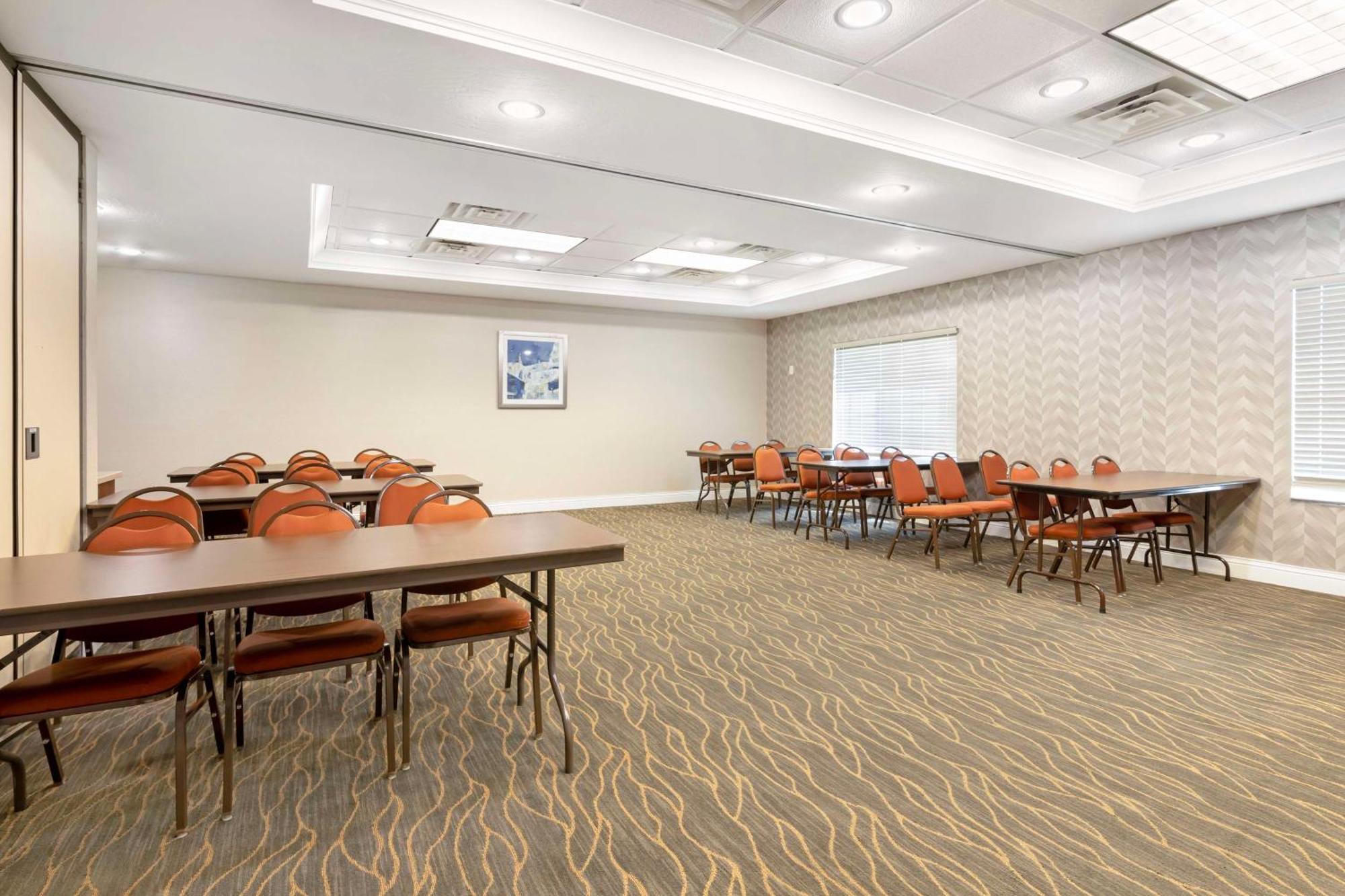 Best Western Plus Appleton Airport Mall Hotel Zewnętrze zdjęcie