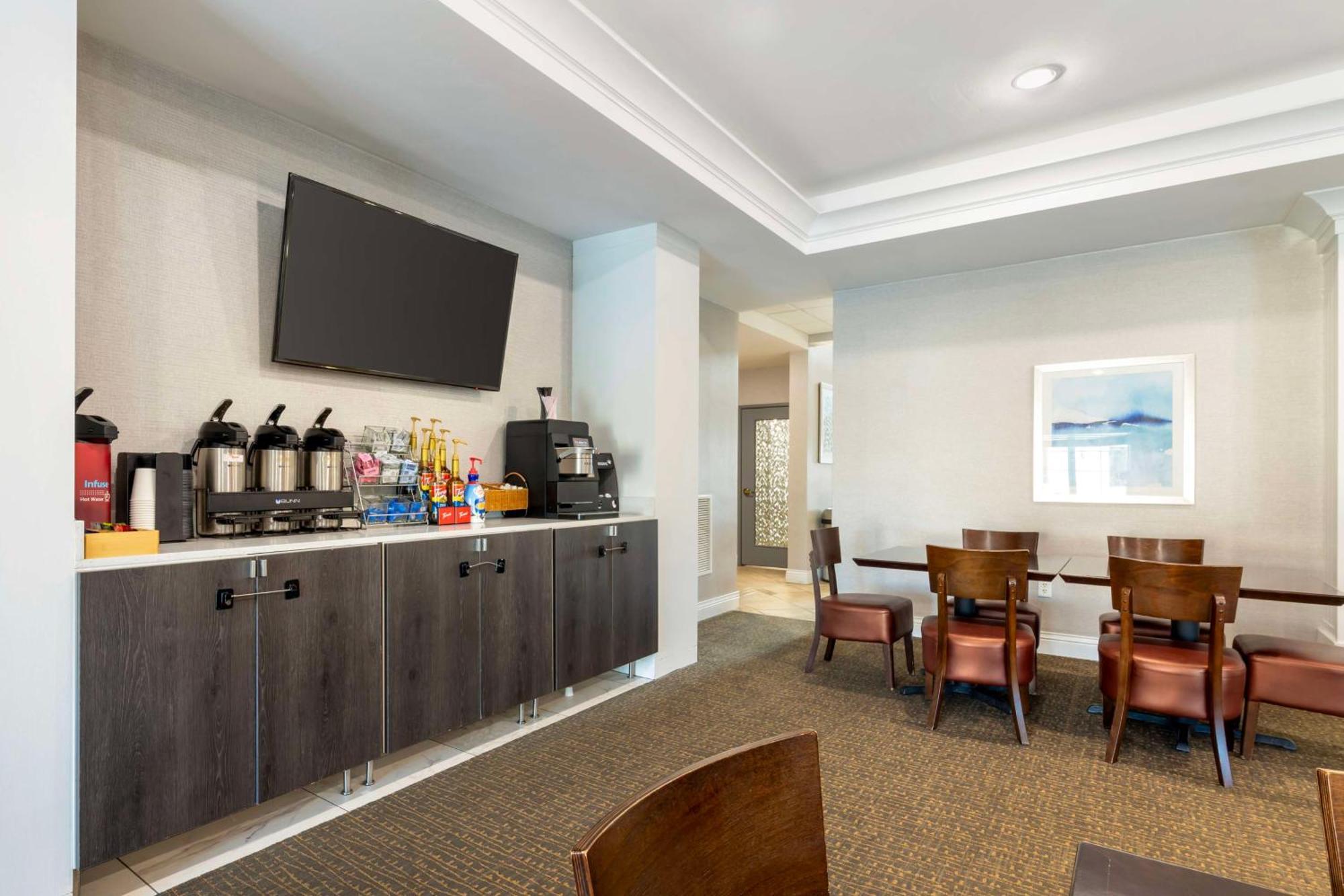 Best Western Plus Appleton Airport Mall Hotel Zewnętrze zdjęcie
