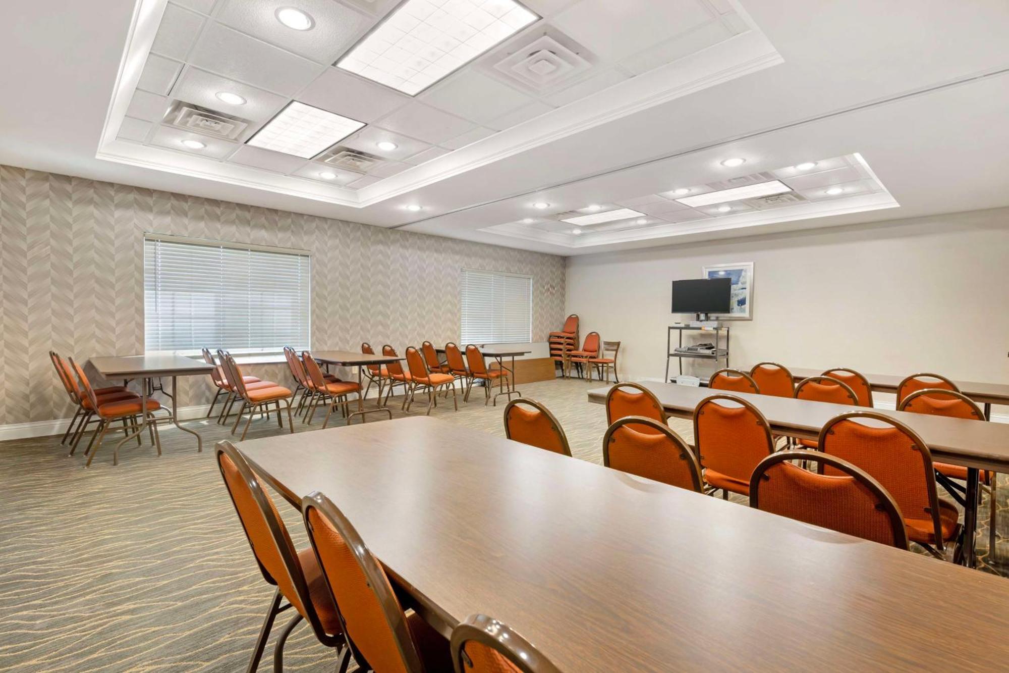 Best Western Plus Appleton Airport Mall Hotel Zewnętrze zdjęcie