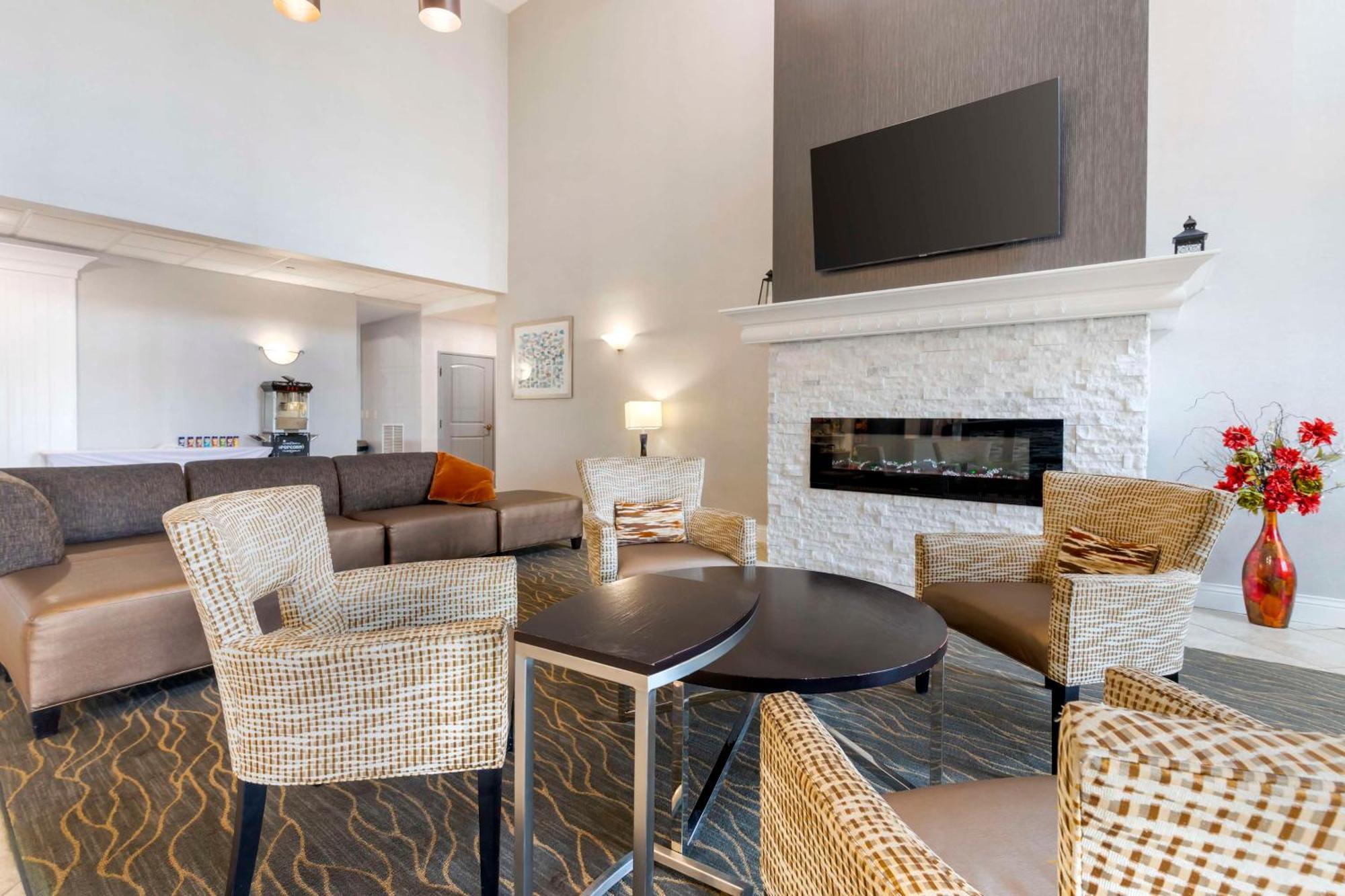 Best Western Plus Appleton Airport Mall Hotel Zewnętrze zdjęcie